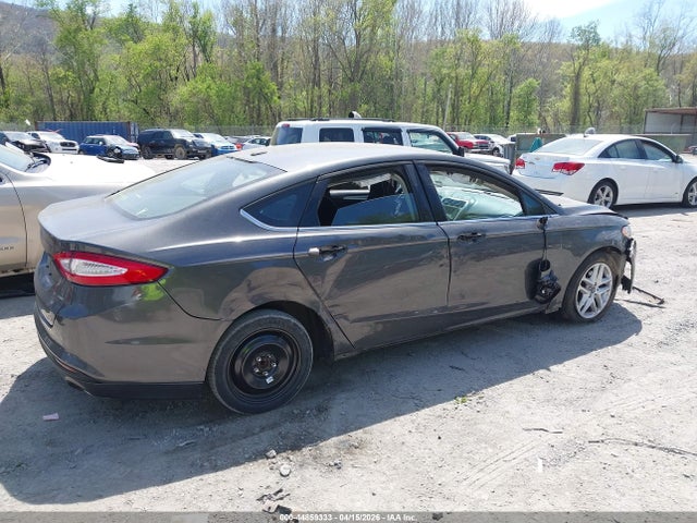 FORD FUSION SE - 4