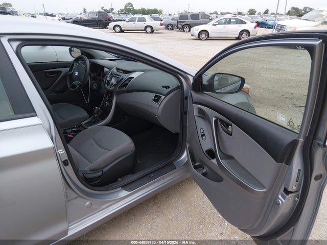 HYUNDAI ELANTRA SE - 5