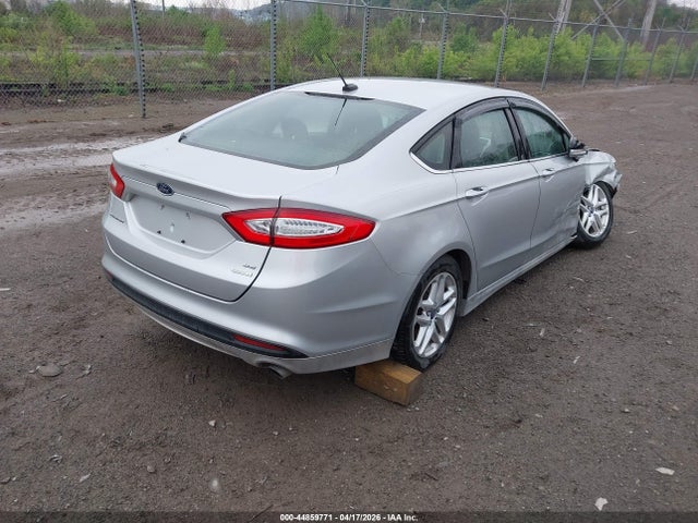 FORD FUSION SE - 4