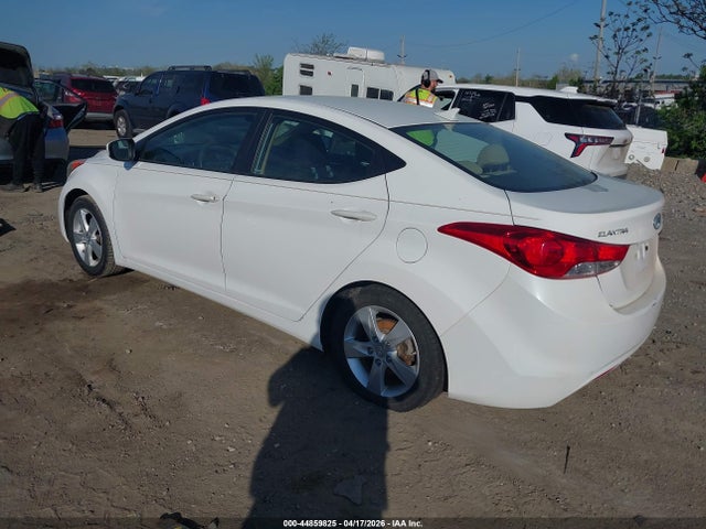 HYUNDAI ELANTRA GLS - 3