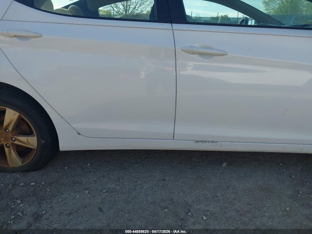 HYUNDAI ELANTRA GLS - 6