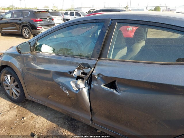 HYUNDAI ELANTRA SE - 6