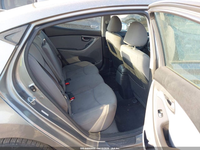 HYUNDAI ELANTRA SE - 8