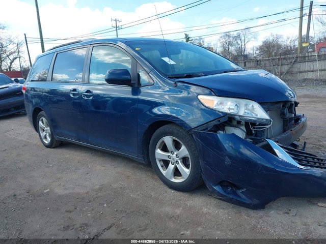 2012 TOYOTA SIENNA LE V6 8 PASSENGER