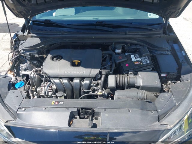 HYUNDAI ELANTRA SE - 10