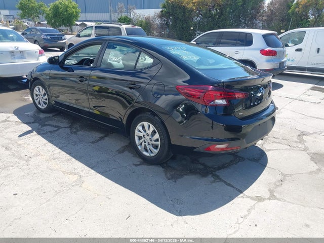 HYUNDAI ELANTRA SE - 3