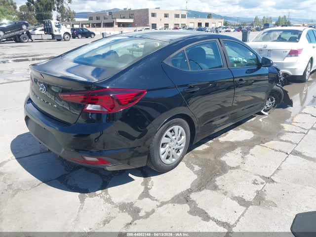 HYUNDAI ELANTRA SE - 4