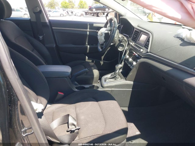 HYUNDAI ELANTRA SE - 5