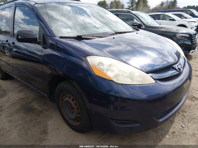 2007 TOYOTA SIENNA LE