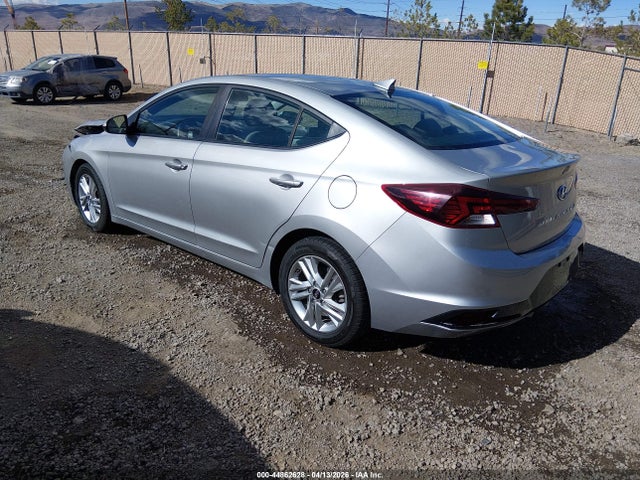 HYUNDAI ELANTRA SEL - 3