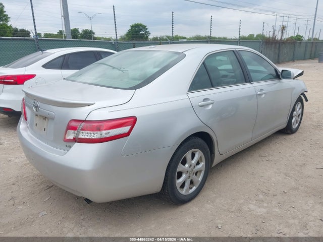 TOYOTA CAMRY - 4