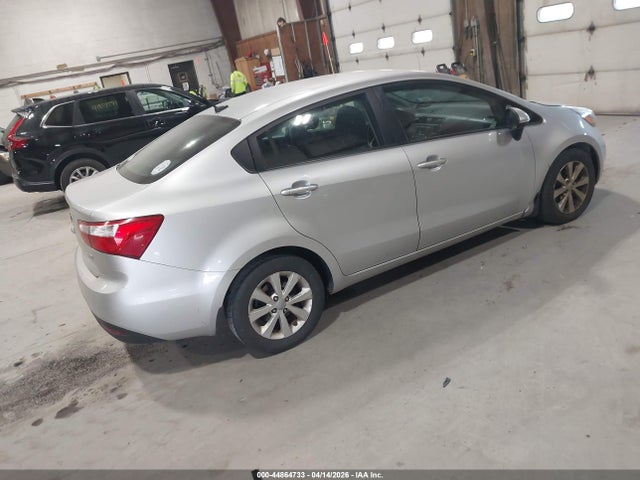 KIA RIO EX - 4