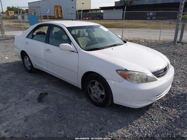 TOYOTA CAMRY - 1