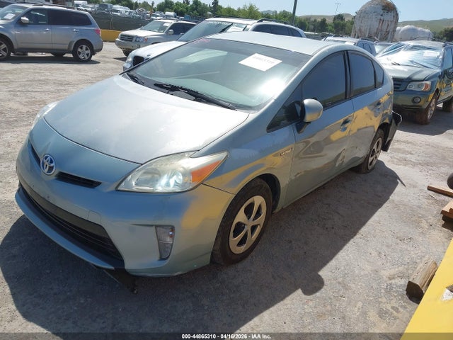 صورة 2 لـ 2013 Toyota PRIUS THREE