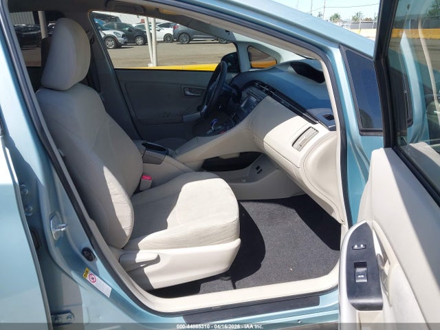 صورة 5 لـ 2013 Toyota PRIUS THREE