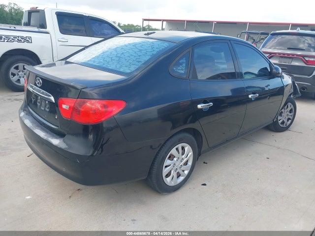 HYUNDAI ELANTRA GLS - 4