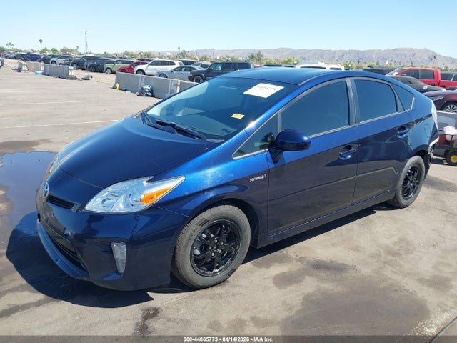 2015 Toyota PRIUS TWO — фото 2