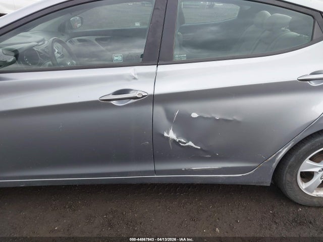 HYUNDAI ELANTRA SE - 6