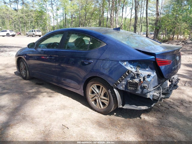 HYUNDAI ELANTRA SEL - 3