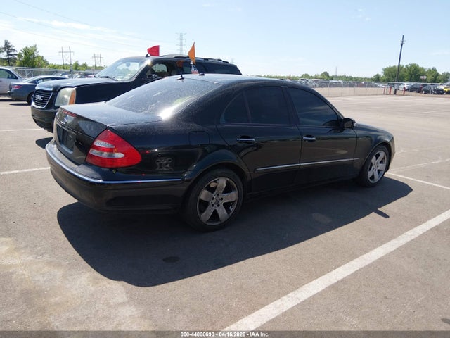 MERCEDES-BENZ E-CLASS - 4