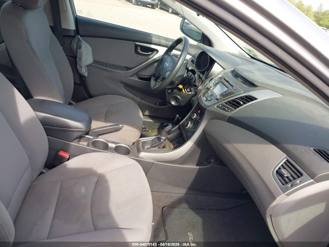 HYUNDAI ELANTRA SE - 5