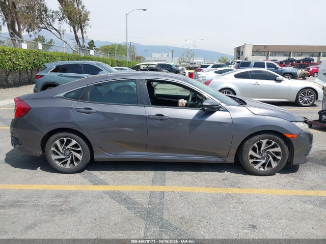2016 Honda CIVIC EX — миниатюра 13