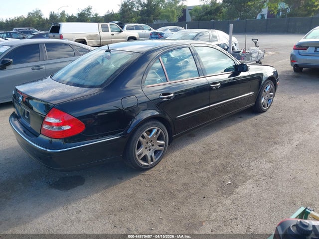 MERCEDES-BENZ E-CLASS - 4