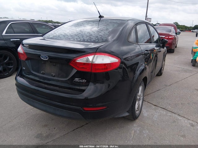 FORD FIESTA SE - 4