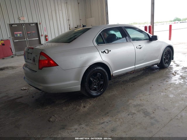 FORD FUSION SE - 4