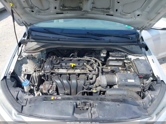 HYUNDAI ELANTRA SE - 10