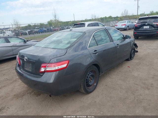 TOYOTA CAMRY - 4