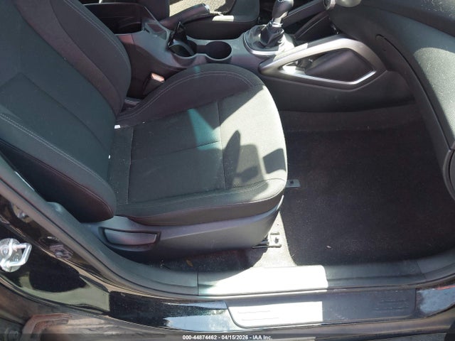 HYUNDAI VELOSTER - 5