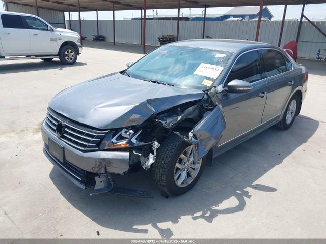 2016 Volkswagen PASSAT 1.8T S — фото 2