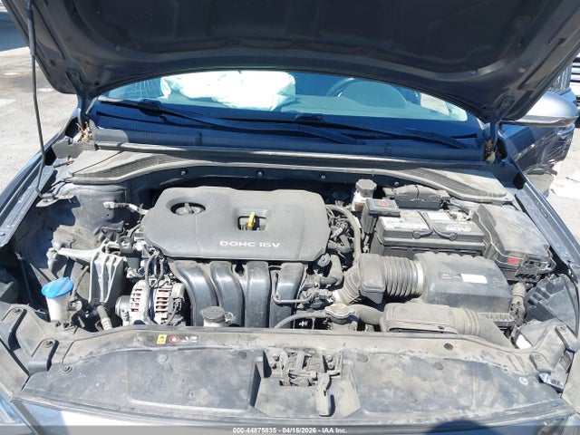 HYUNDAI ELANTRA VALUE EDITION - 10