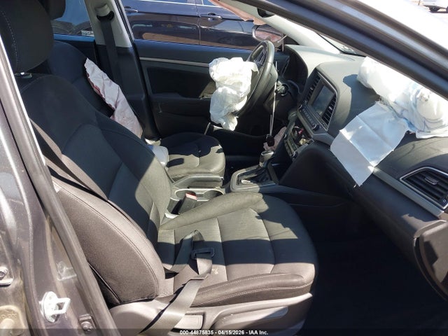 HYUNDAI ELANTRA VALUE EDITION - 5