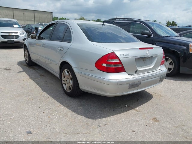 MERCEDES-BENZ E-CLASS - 3