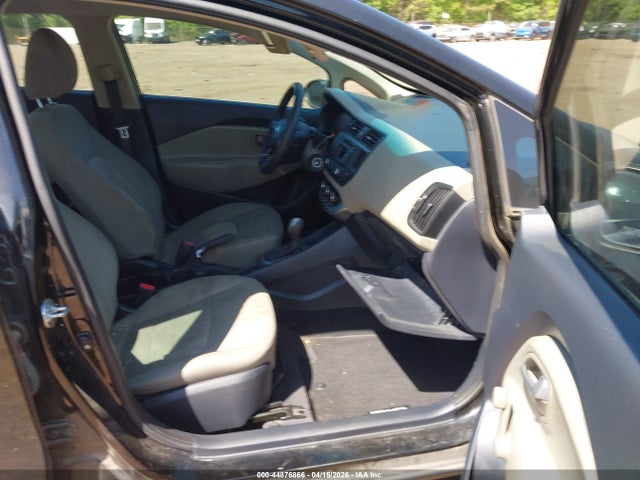 KIA RIO LX - 5