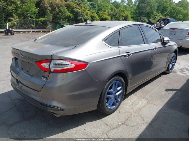 FORD FUSION SE - 4