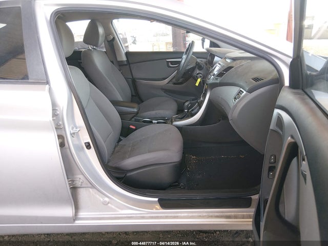 HYUNDAI ELANTRA SE - 5