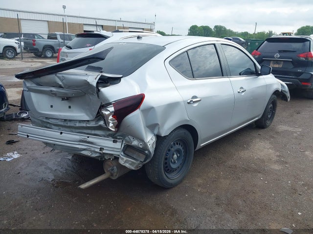 2019 Nissan VERSA 1.6 SV 照片 4