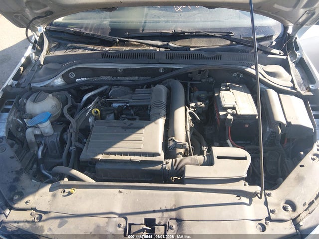 صورة 10 لـ 2016 Volkswagen JETTA 1.4T SE