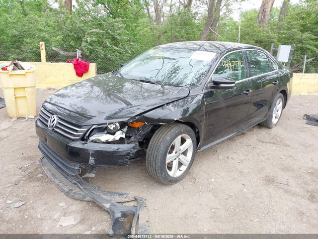 2014 Volkswagen PASSAT 1.8T SE — фото 2