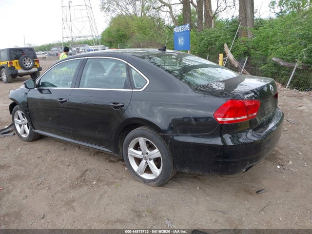 2014 Volkswagen PASSAT 1.8T SE — фото 3