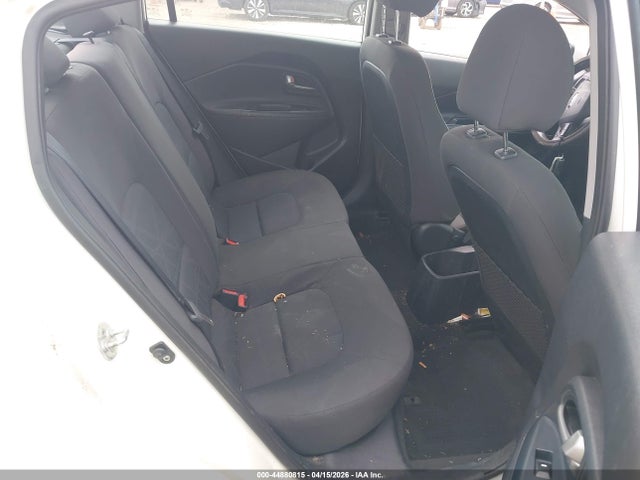 KIA RIO LX - 8