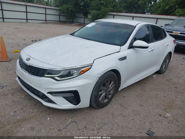 KIA OPTIMA LX - 2