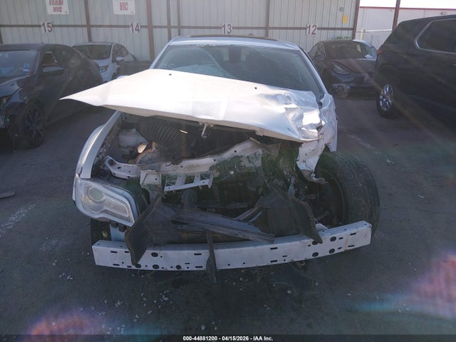 2016 Chrysler 300C 缩略图 13