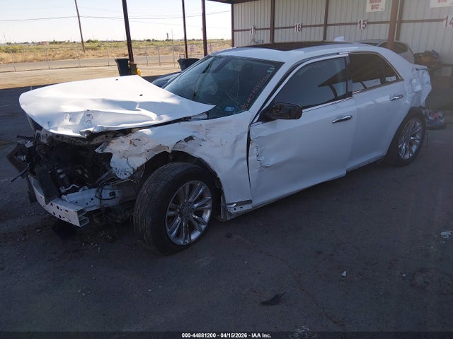 2016 Chrysler 300C — фото 2