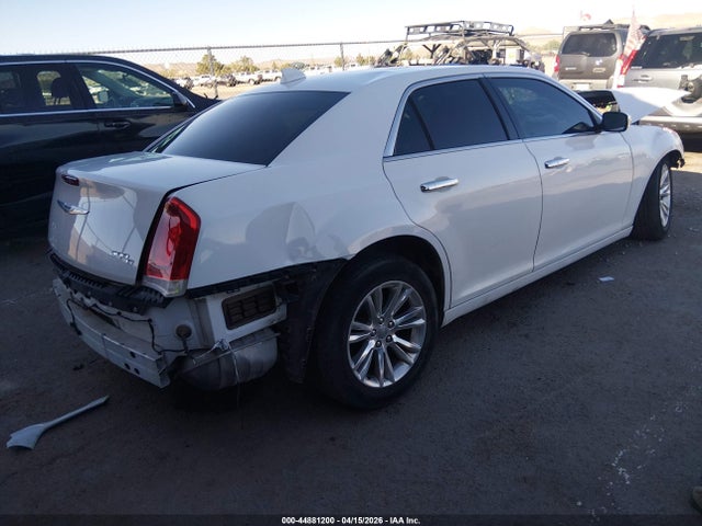 2016 Chrysler 300C — фото 4