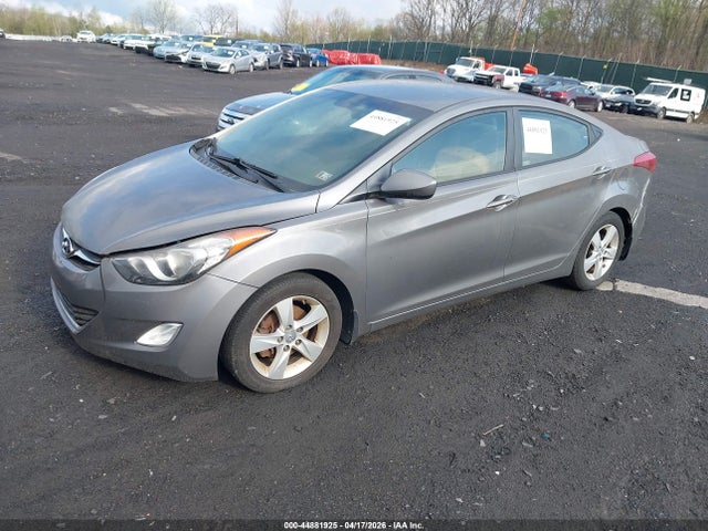 HYUNDAI ELANTRA GLS - 2