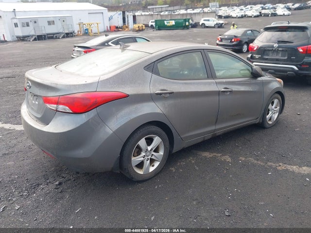 HYUNDAI ELANTRA GLS - 4